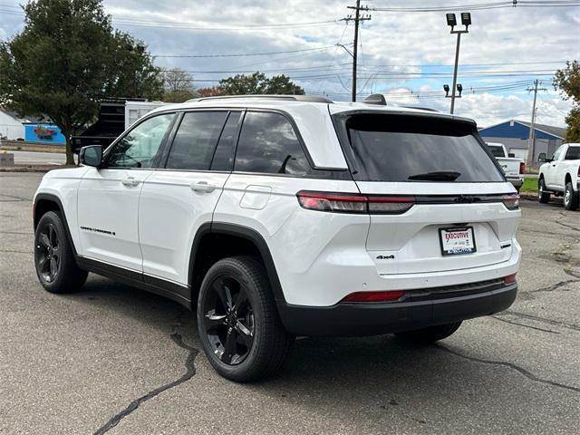 new 2025 Jeep Grand Cherokee car, priced at $49,890