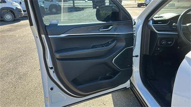 used 2022 Jeep Grand Cherokee car, priced at $28,532