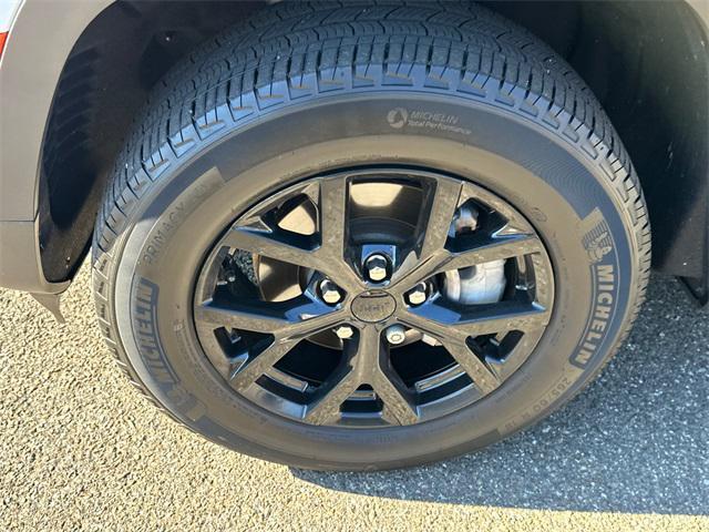 used 2022 Jeep Grand Cherokee car, priced at $28,532