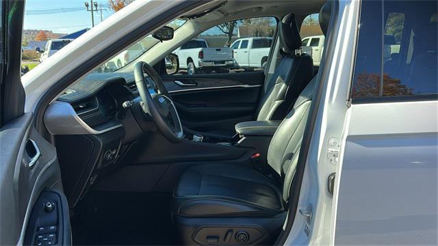 used 2022 Jeep Grand Cherokee car, priced at $28,532