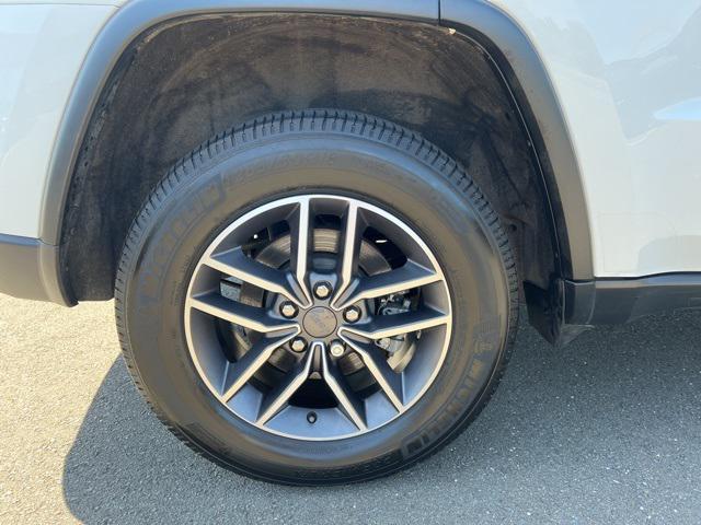 used 2021 Jeep Grand Cherokee car, priced at $29,381