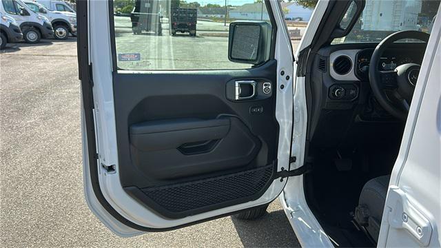 new 2026 Jeep Wrangler car, priced at $52,615