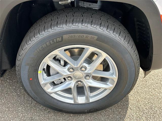 new 2025 Jeep Grand Cherokee car, priced at $41,920