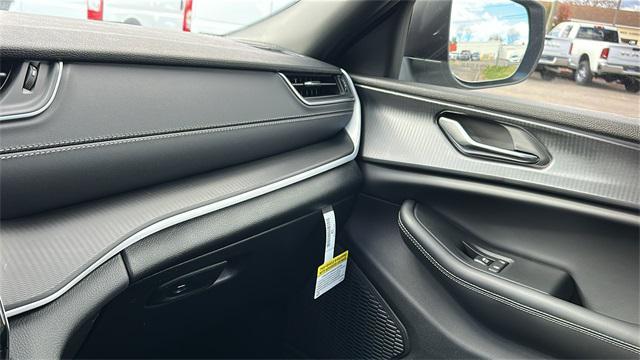 new 2025 Jeep Grand Cherokee car, priced at $41,920