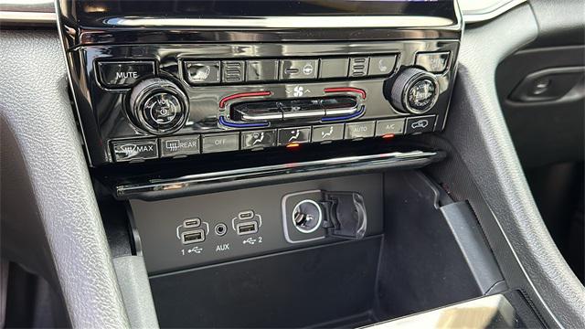 new 2025 Jeep Grand Cherokee car, priced at $51,485