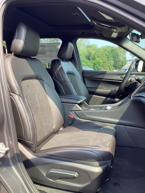 new 2025 Jeep Grand Cherokee car, priced at $43,507
