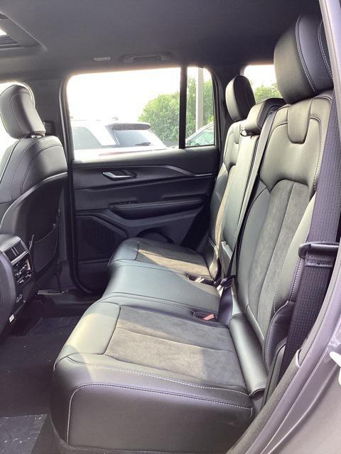 new 2025 Jeep Grand Cherokee car, priced at $43,507