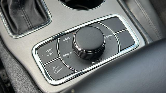 used 2022 Jeep Grand Cherokee car, priced at $27,998