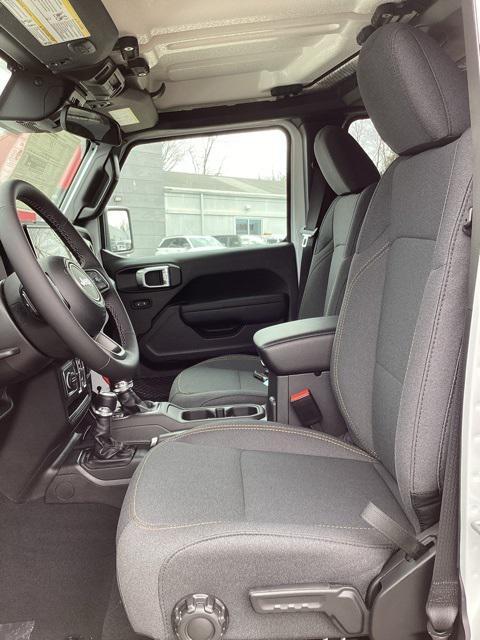 new 2025 Jeep Wrangler car, priced at $46,631