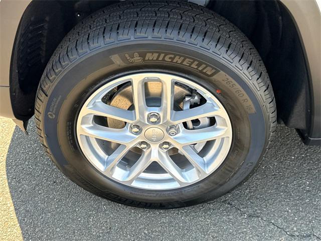 new 2025 Jeep Grand Cherokee car, priced at $38,711