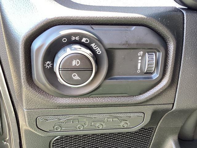 new 2025 Jeep Gladiator car, priced at $44,577