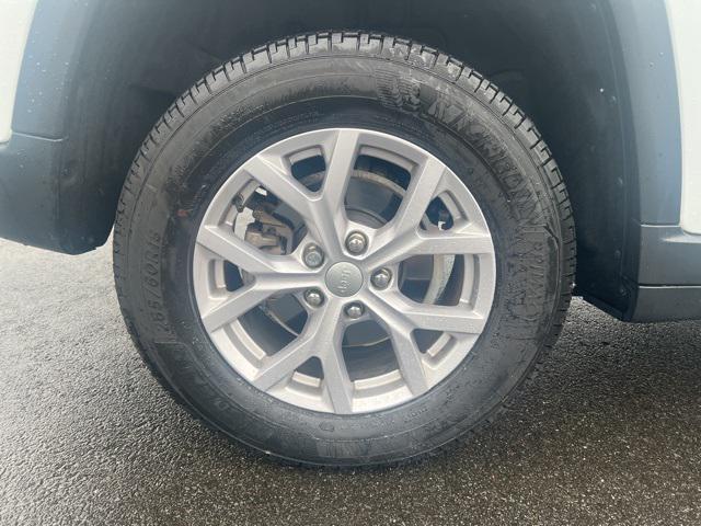 used 2022 Jeep Grand Cherokee car, priced at $34,949