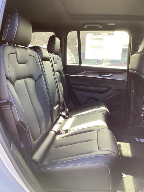 new 2025 Jeep Grand Cherokee car, priced at $45,056