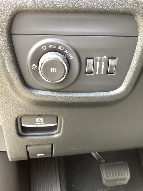new 2025 Jeep Grand Cherokee car, priced at $45,056