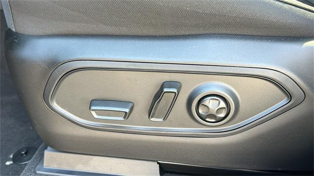 new 2025 Jeep Grand Cherokee car, priced at $41,920