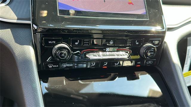 new 2025 Jeep Grand Cherokee car, priced at $41,920