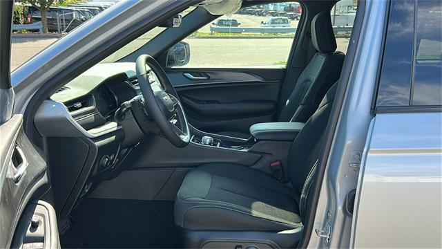 new 2025 Jeep Grand Cherokee car, priced at $41,920