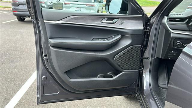 new 2025 Jeep Grand Cherokee L car, priced at $52,335