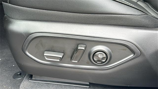new 2025 Jeep Grand Cherokee car, priced at $47,271