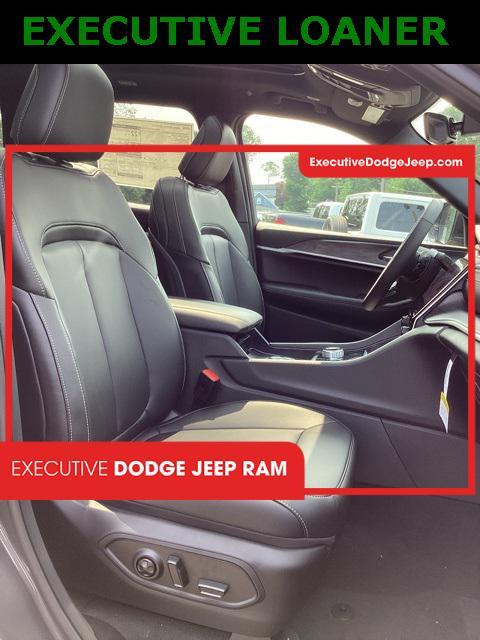 new 2025 Jeep Grand Cherokee car, priced at $46,756