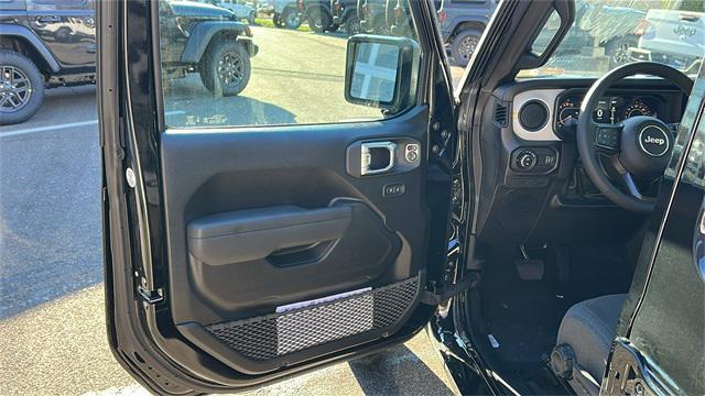 new 2026 Jeep Gladiator car, priced at $50,250