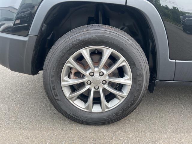 used 2021 Jeep Cherokee car, priced at $25,989