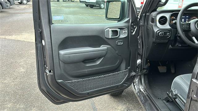 new 2026 Jeep Gladiator car, priced at $50,250