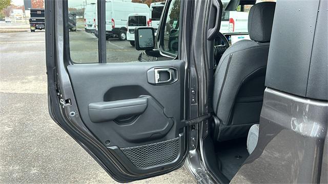 new 2026 Jeep Gladiator car, priced at $50,250