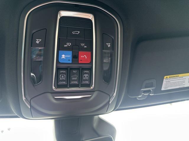 new 2025 Jeep Grand Cherokee car, priced at $46,756