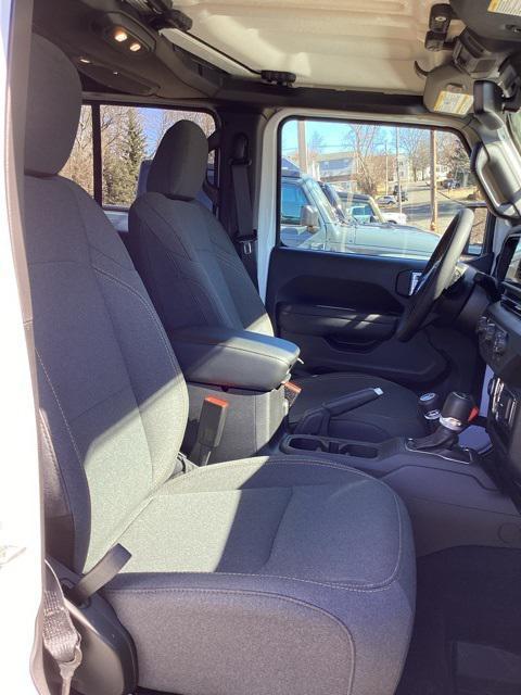 new 2025 Jeep Gladiator car, priced at $45,477
