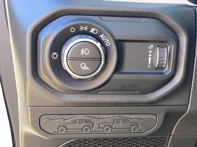 new 2025 Jeep Gladiator car, priced at $45,477