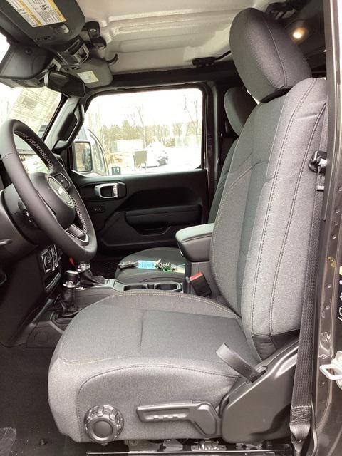 new 2025 Jeep Wrangler car, priced at $44,031