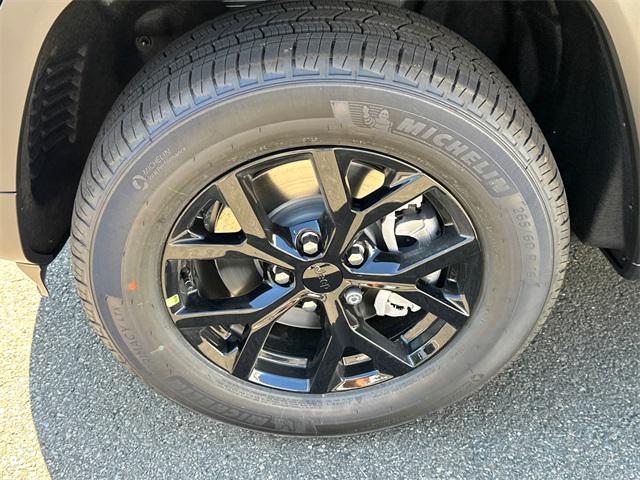 new 2025 Jeep Grand Cherokee L car, priced at $46,230