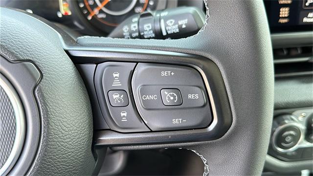 new 2025 Jeep Wrangler car, priced at $45,725
