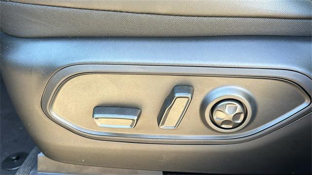 new 2025 Jeep Grand Cherokee car, priced at $43,885