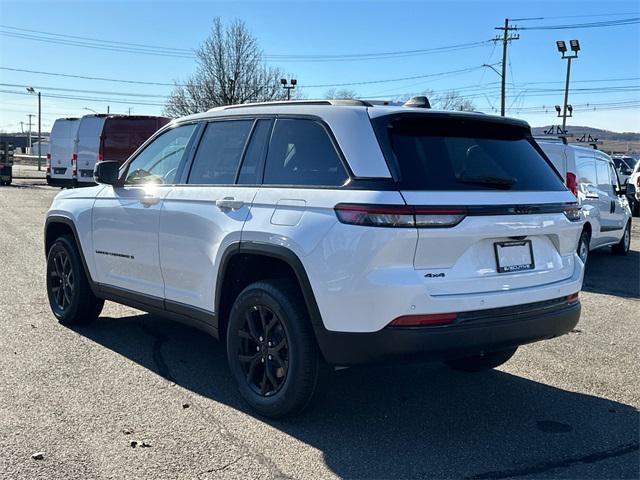 new 2025 Jeep Grand Cherokee car, priced at $43,885