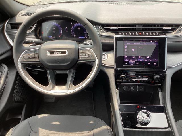 new 2025 Jeep Grand Cherokee car, priced at $37,500