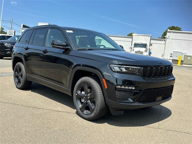 new 2025 Jeep Grand Cherokee car, priced at $52,760