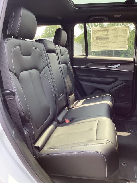 new 2025 Jeep Grand Cherokee car, priced at $46,247