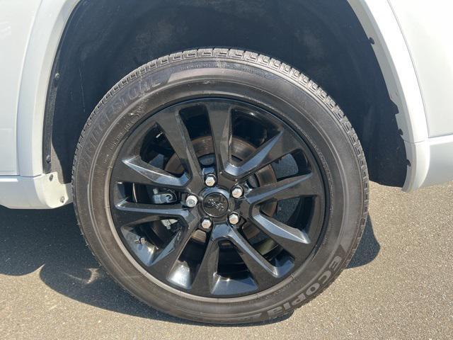used 2022 Jeep Grand Cherokee car, priced at $31,924