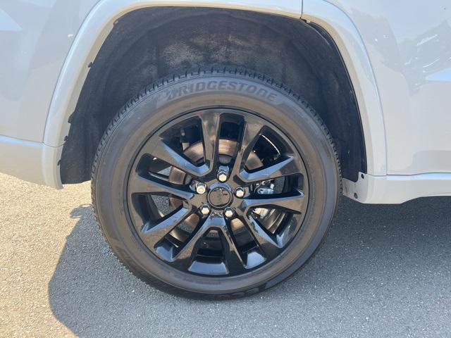 used 2022 Jeep Grand Cherokee car, priced at $31,924