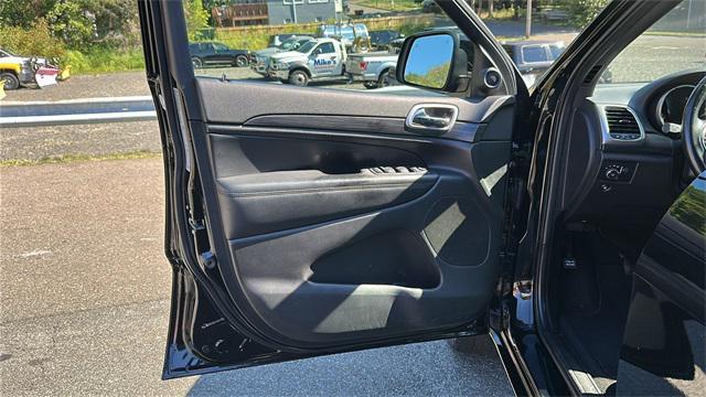 used 2022 Jeep Grand Cherokee car, priced at $30,971