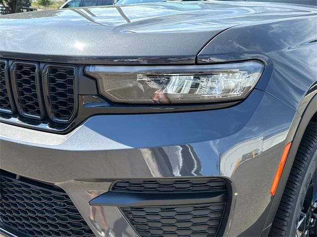 new 2025 Jeep Grand Cherokee car, priced at $43,223