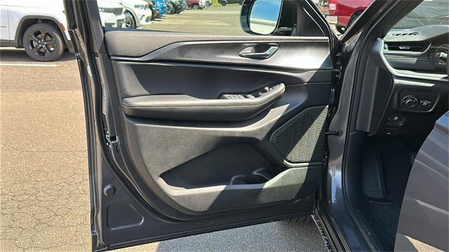 new 2025 Jeep Grand Cherokee car, priced at $43,223