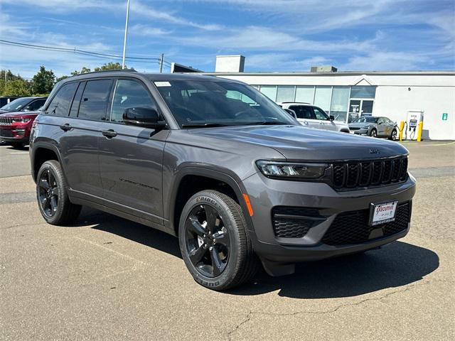new 2025 Jeep Grand Cherokee car, priced at $43,223