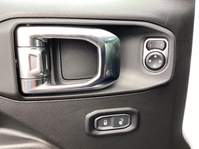 new 2025 Jeep Gladiator car, priced at $47,009