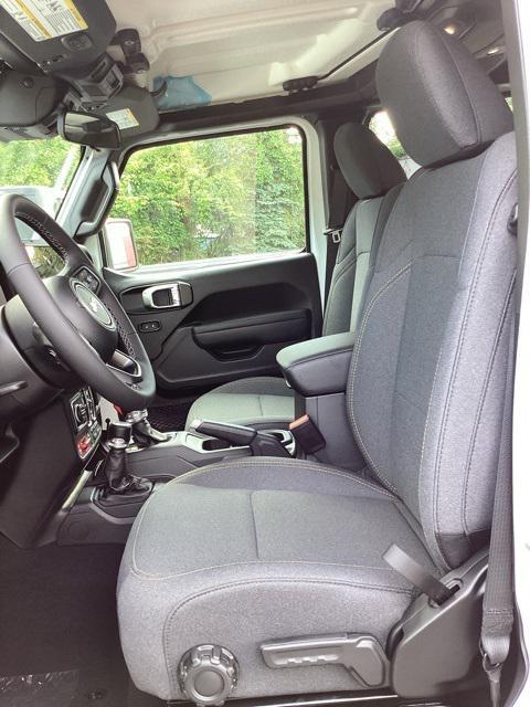 new 2025 Jeep Gladiator car, priced at $47,009