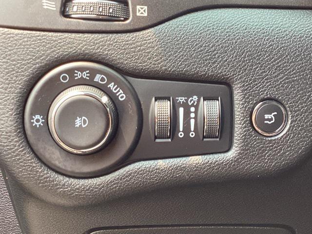used 2021 Jeep Cherokee car, priced at $23,622