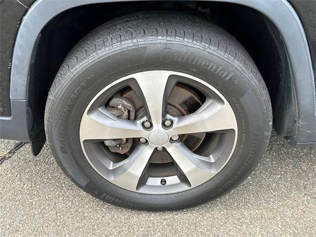 used 2020 Jeep Cherokee car, priced at $19,978