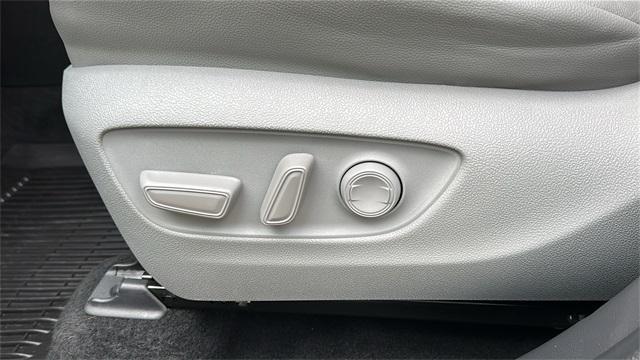 used 2022 Toyota Highlander car, priced at $36,932